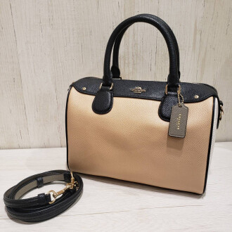 コーチのバッグをお譲り頂きました♪