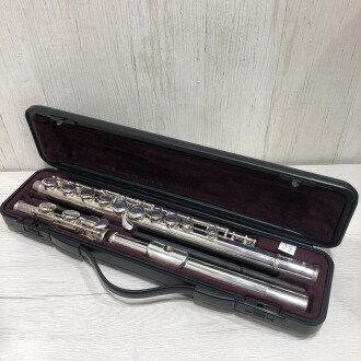 楽器　フルート　をお譲り頂けました。