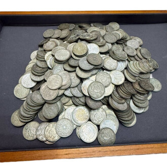 古銭 100円銀貨をお買取り致しました！