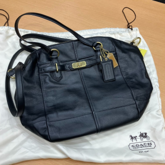 コーチ レザー 2WAY ショルダーバッグ・トートバッグをお買取り致しました！