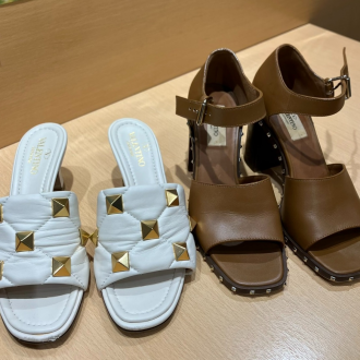 ヴァレンチノガラヴァーニのロックスタッズ サンダルをお買取りさせていただきました！