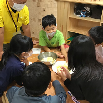 カルビー講師の方々と、おやつの楽しい食べ方の学習‼